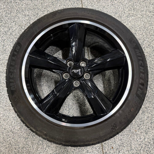 2015-2023 Ford Mustang Bullitt 5.0 19×9.5″ Wheel Rim 275/40/19 Michelin