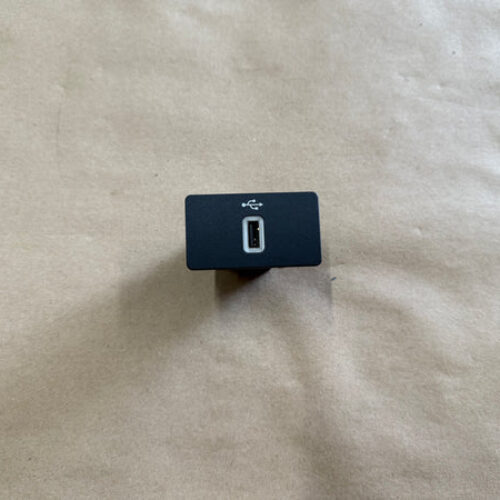 2018-2023 Ford Mustang USB Port OEM 16-17