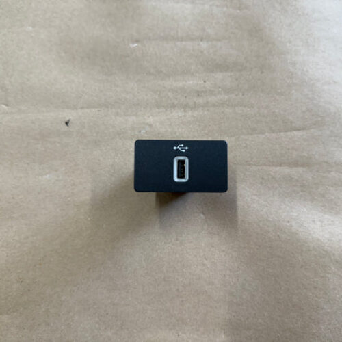 2018-2023 Ford Mustang USB Port OEM 16-17