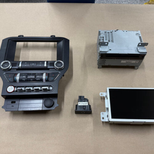 2018 Ford Mustang GT Touch Screen Face Plate Radio Module USB