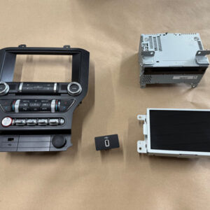 2018 Ford Mustang GT Touch Screen Face Plate Radio Module USB
