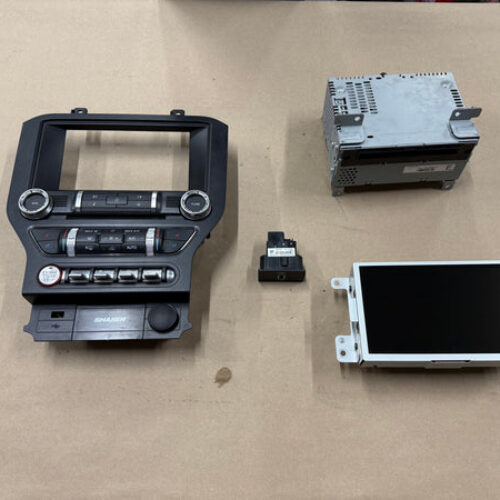 2018 Ford Mustang GT Touch Screen Face Plate Radio Module USB