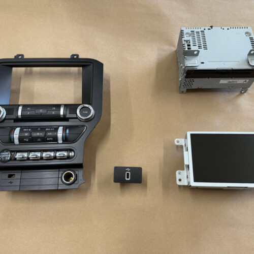 2018 Ford Mustang GT Touch Screen Face Plate Radio Module USB
