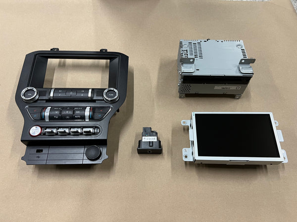 2018 Ford Mustang GT Touch Screen Face Plate Radio Module USB - Image 2