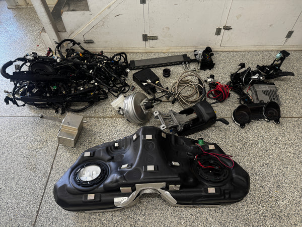 2020 Mustang 5.0 Coyote Gen 3 Engine Drivetrain 10R80 Whipple SC Fore 8k miles - Image 4