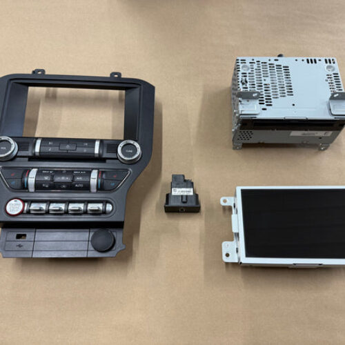 2021 Ford Mustang GT Touch Screen, Face Plate, Radio, Module USB Port