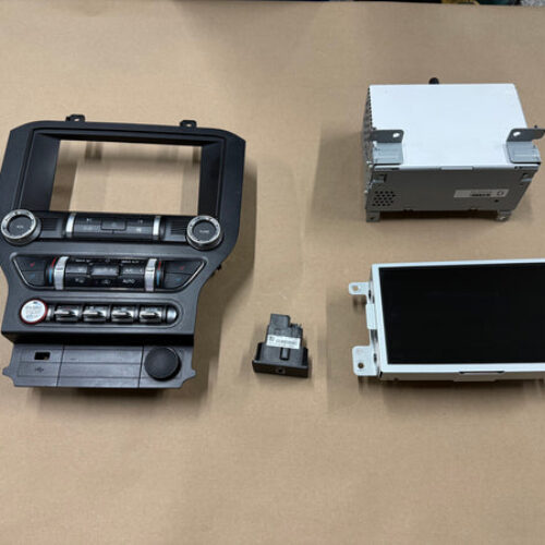 2021 Ford Mustang GT Touch Screen, Face Plate, Radio, Module USB Port