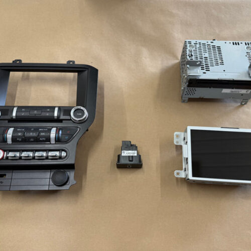 2021 Ford Mustang GT Touch Screen, Face Plate, Radio, Module USB Port