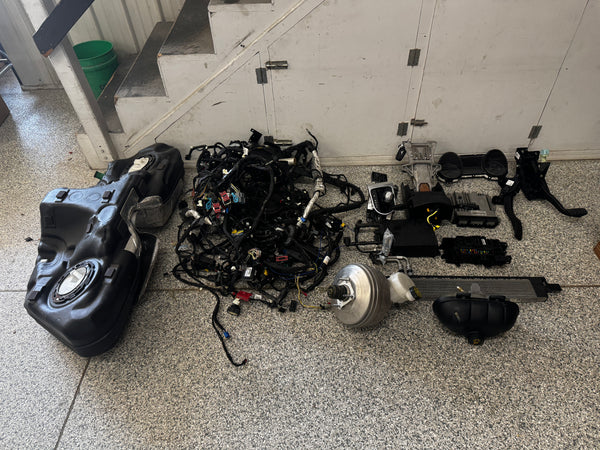 2021 Mustang 5.0 Coyote Gen 3 Engine Drivetrain 10R80 Automatic Auto - Image 3