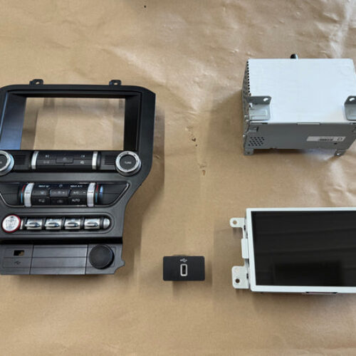 2022 Ford Mustang GT Touch Screen, Face Plate, Radio, Module USB Port