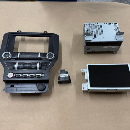 2022 Ford Mustang GT Touch Screen, Face Plate, Radio, Module USB Port