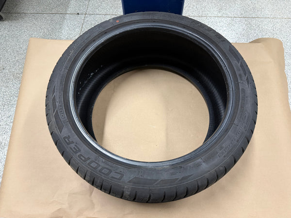 Cooper Zeon RS3-G1 255/40/19 Tire - Image 2