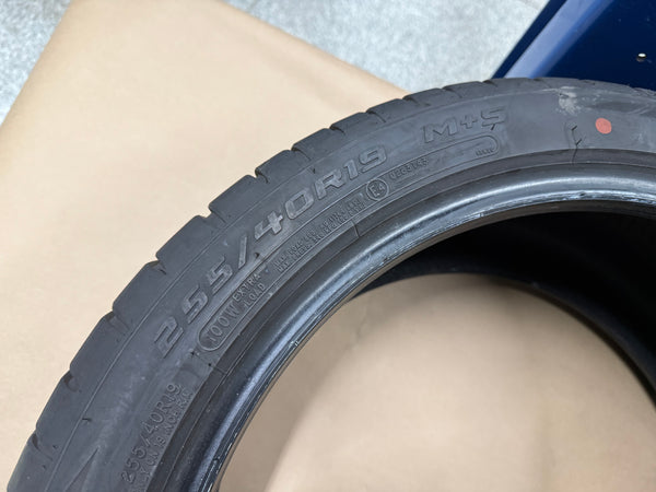 Cooper Zeon RS3-G1 255/40/19 Tire - Image 4